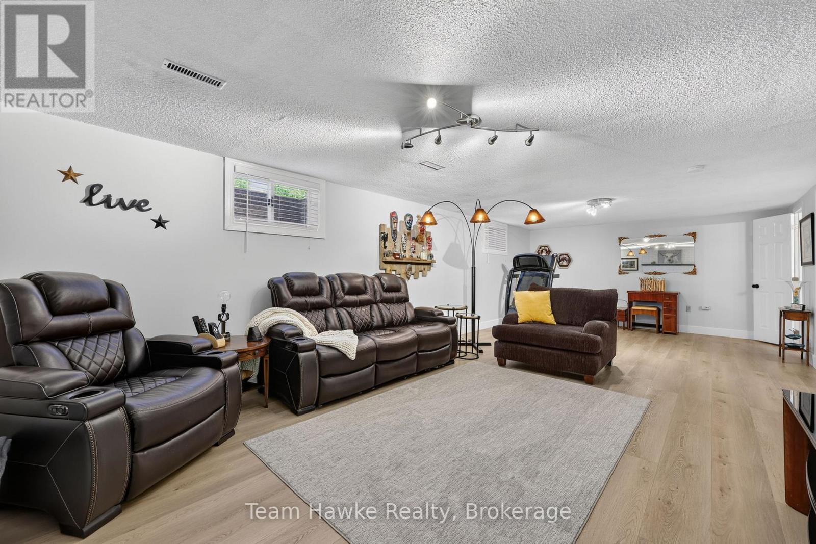 400 GALLOWAY BOULEVARD - 23