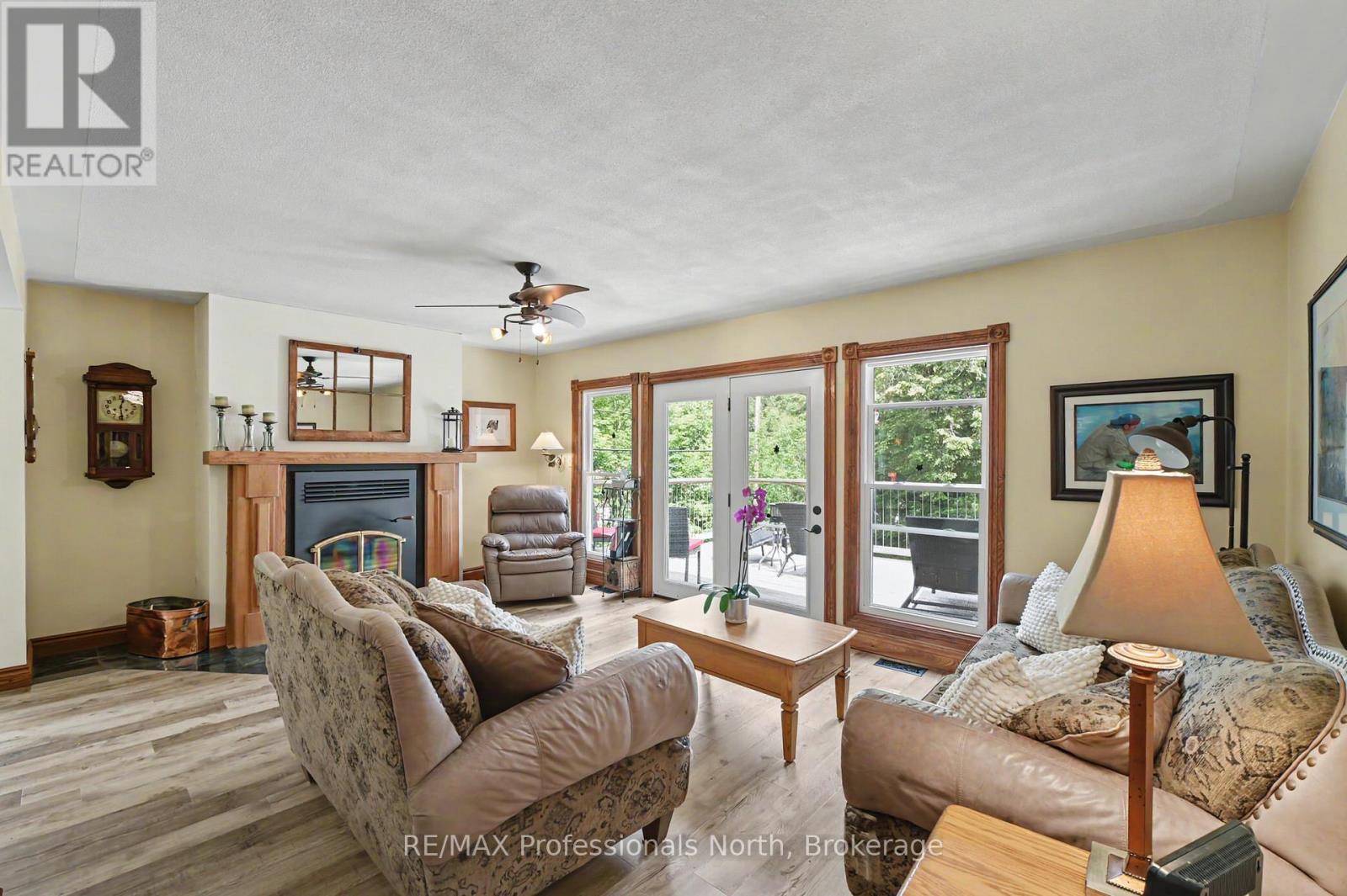1392 TENNYSON ROAD - 11