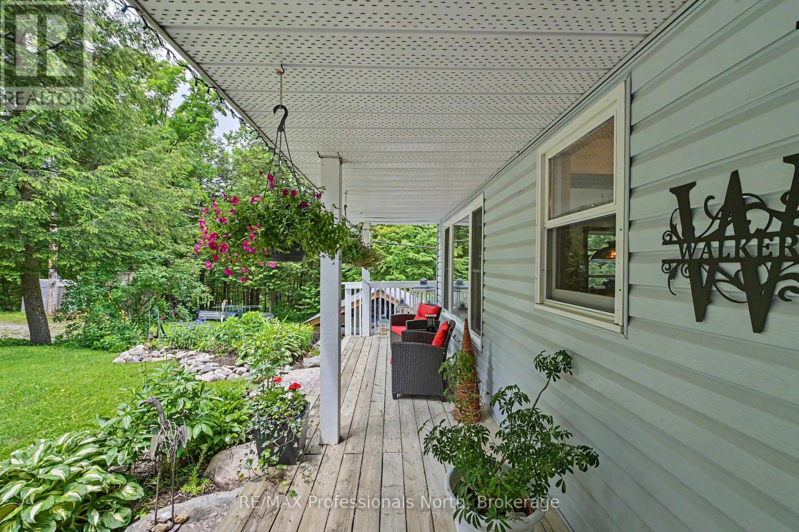 1392 TENNYSON ROAD - 4