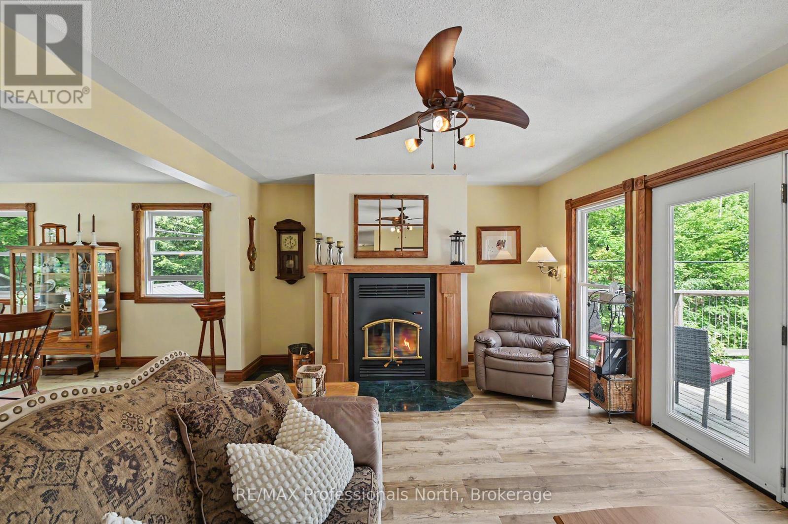 1392 TENNYSON ROAD - 8