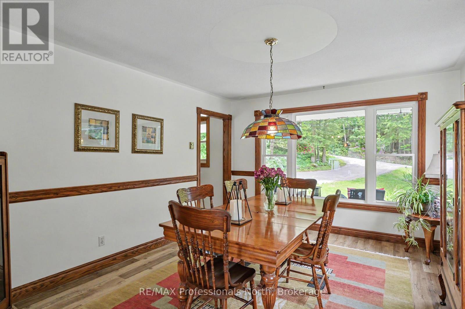 1392 TENNYSON ROAD - 14