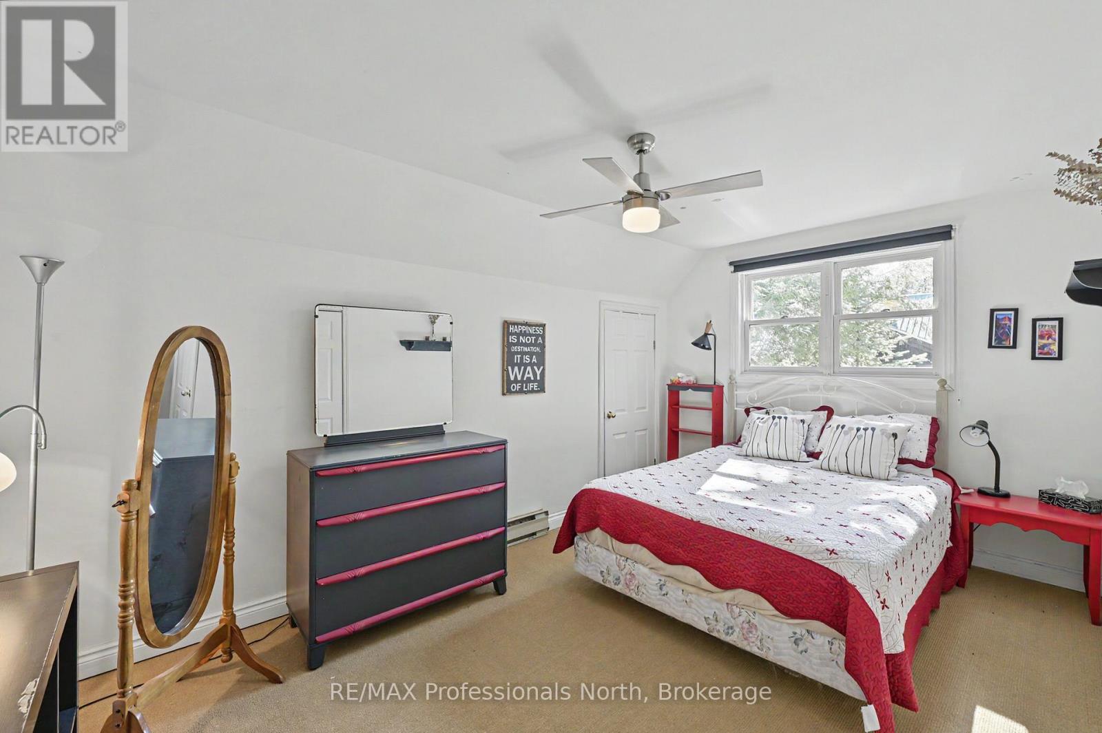 1392 TENNYSON ROAD - 39