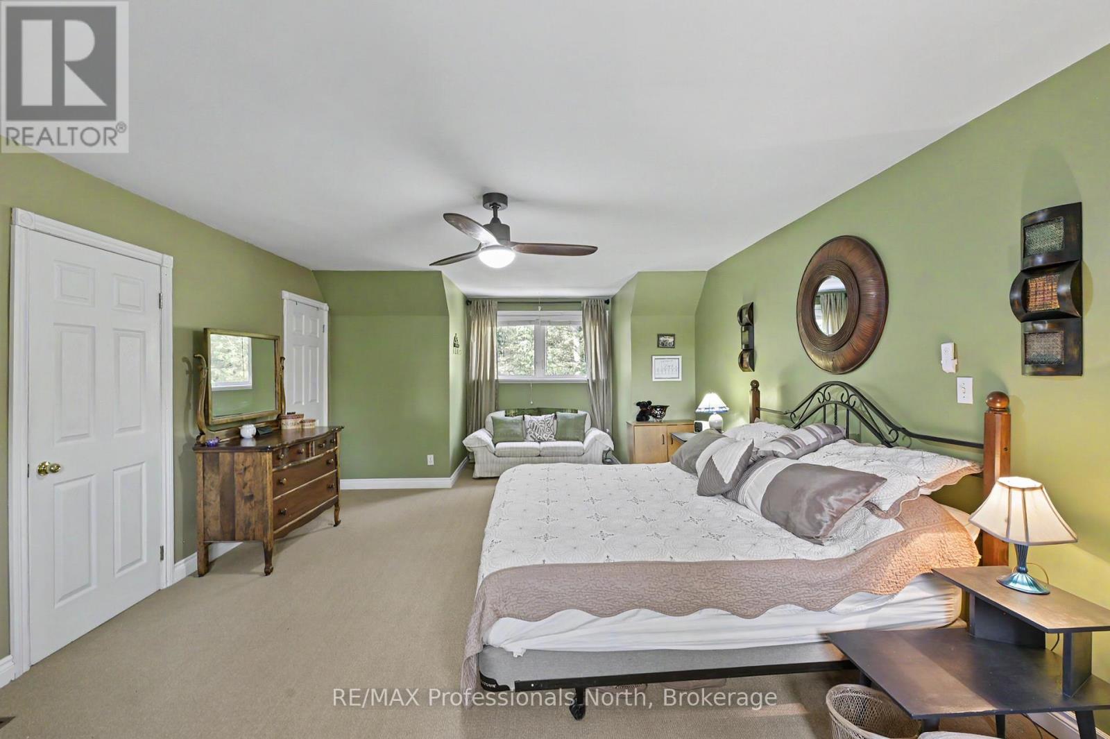 1392 TENNYSON ROAD - 32