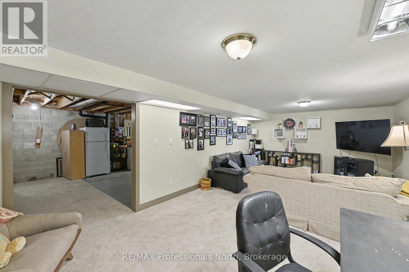 1392 TENNYSON ROAD - 28