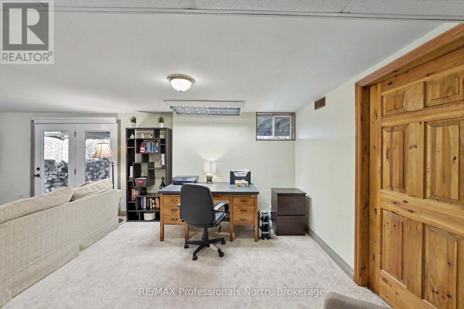 1392 TENNYSON ROAD - 27
