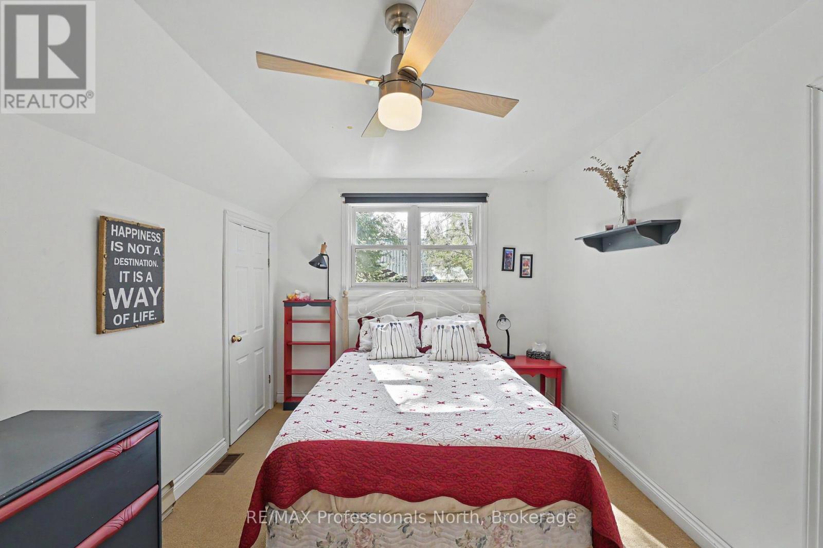 1392 TENNYSON ROAD - 38