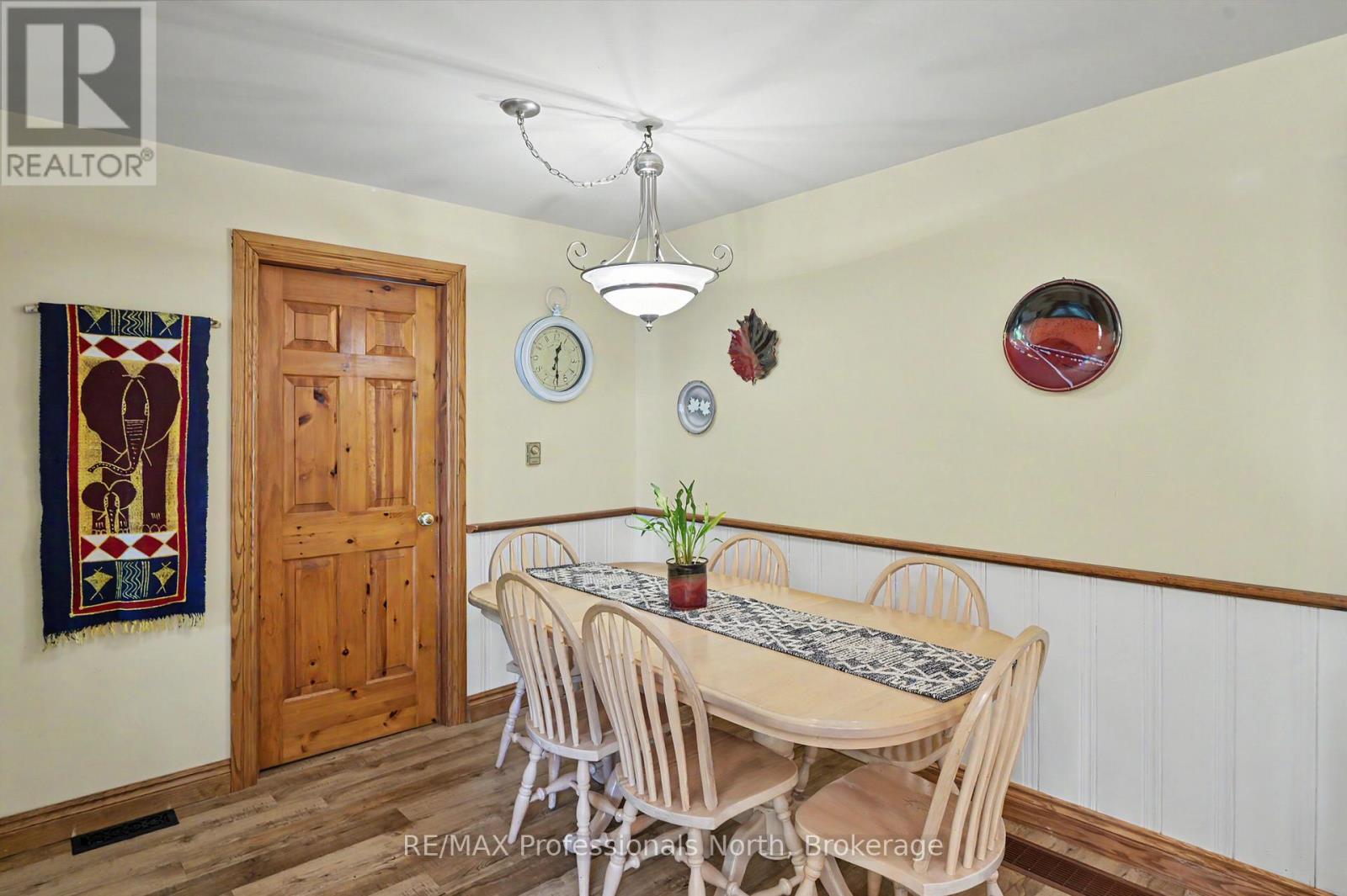 1392 TENNYSON ROAD - 18