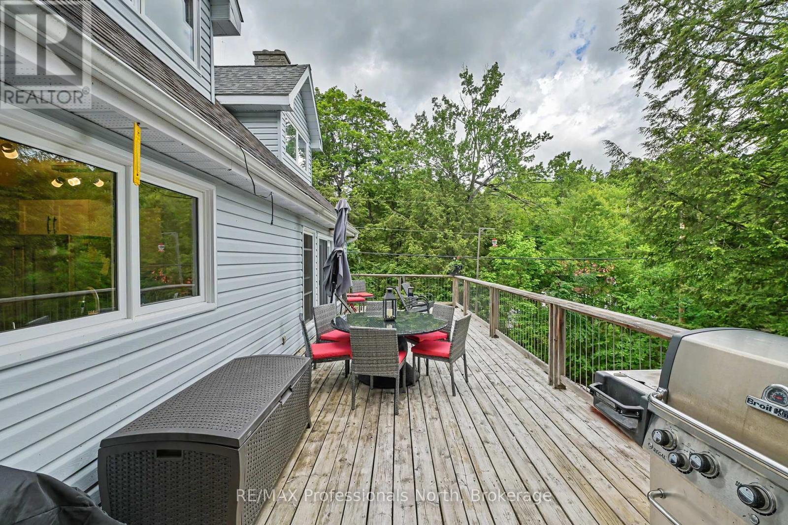 1392 TENNYSON ROAD - 43