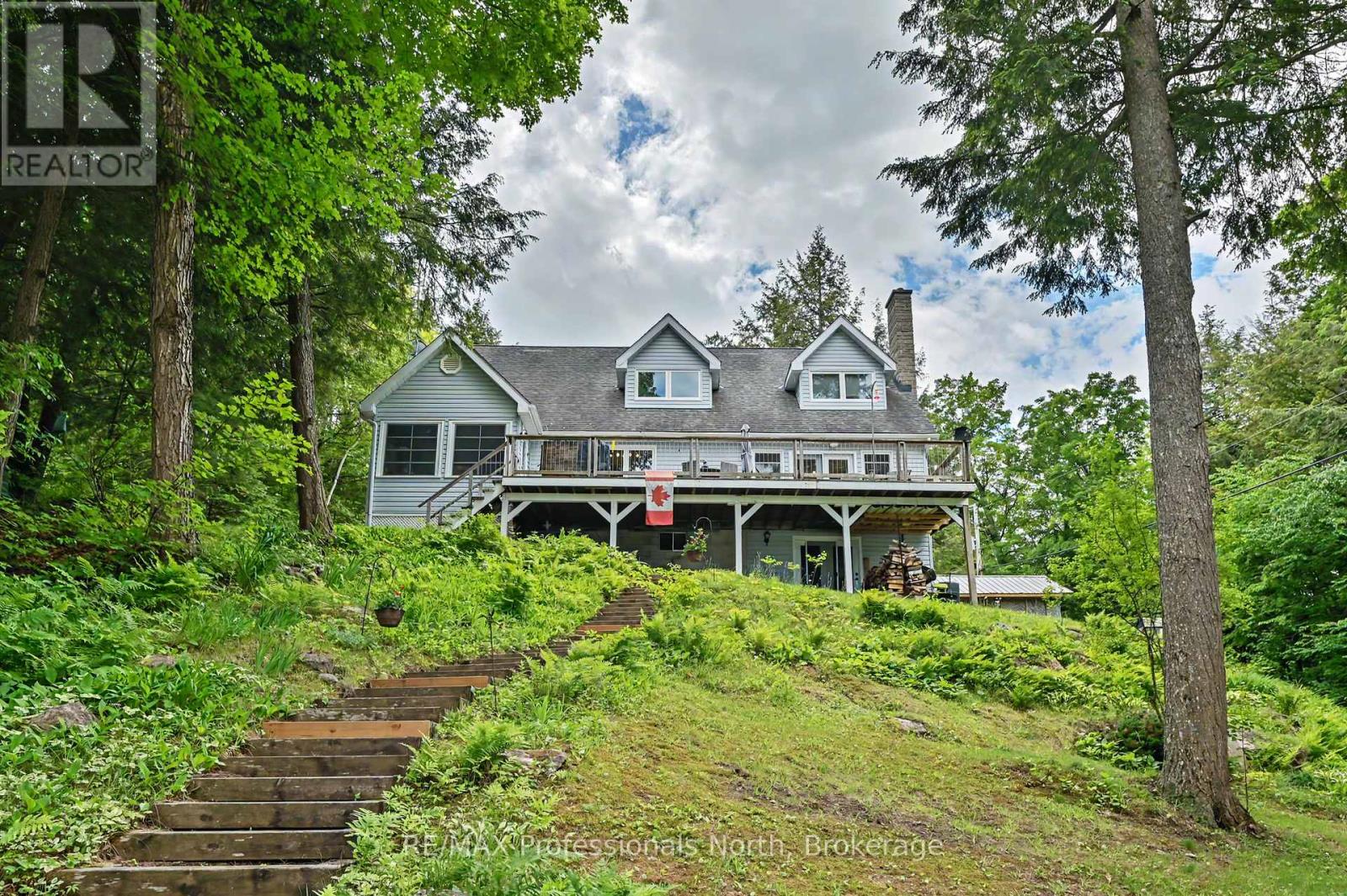 1392 TENNYSON ROAD - 44