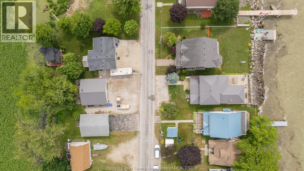 419 LAKESIDE - 33
