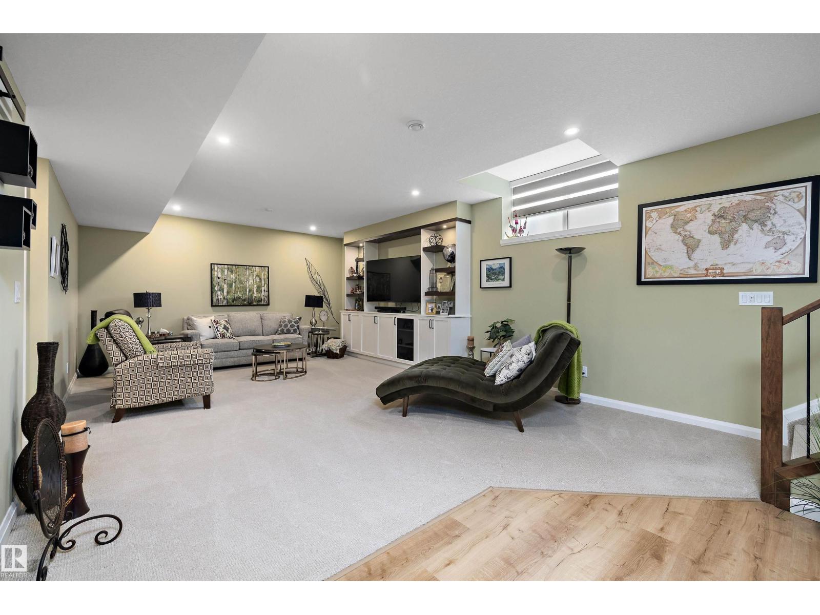 369 MEADOWVIEW DR — photo 38