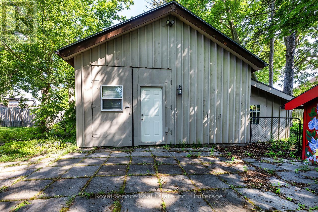 127 BEAVER STREET S - 44