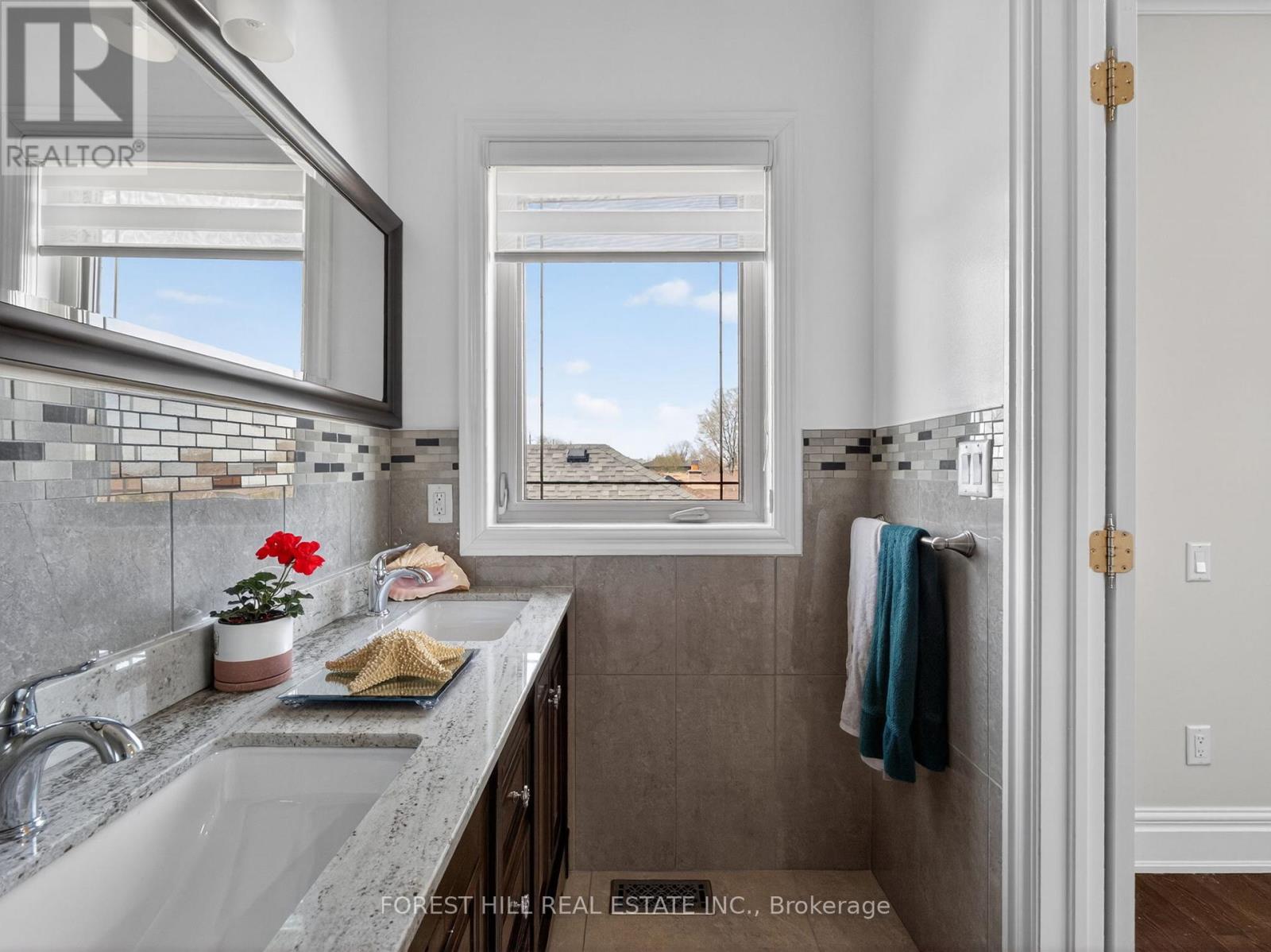 114 REGENT ROAD - 6