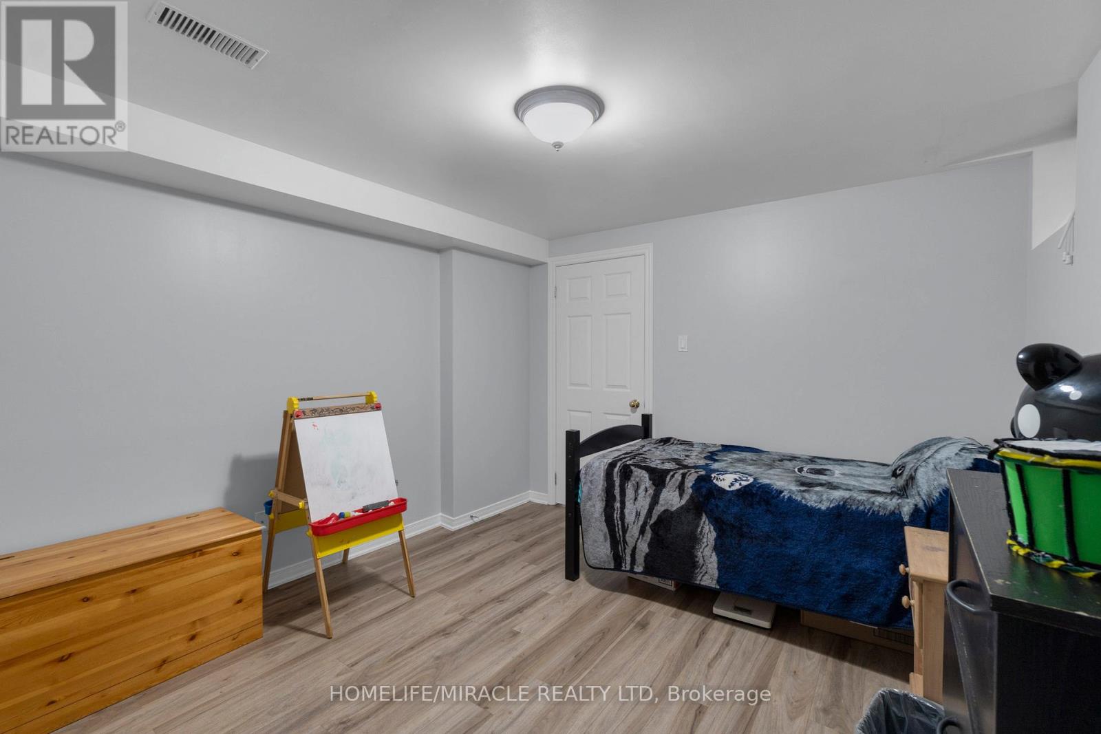 18 HARTWELL GATE - 40