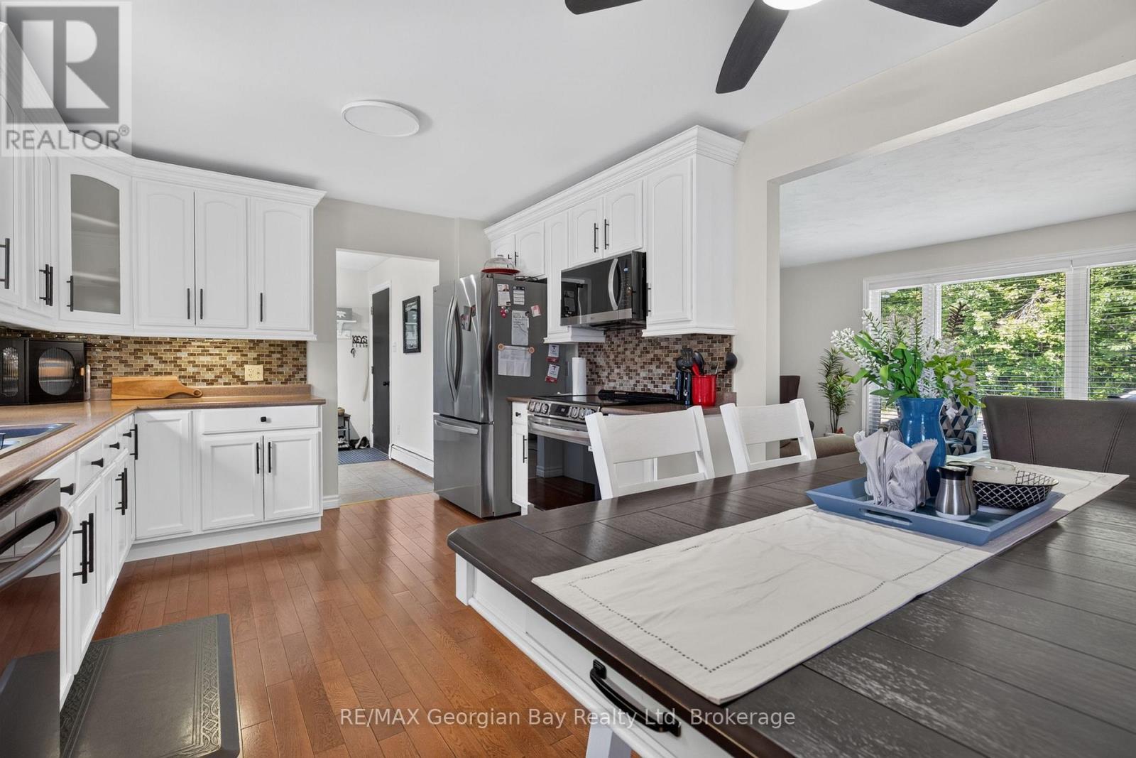 71 LORNE AVENUE - 12