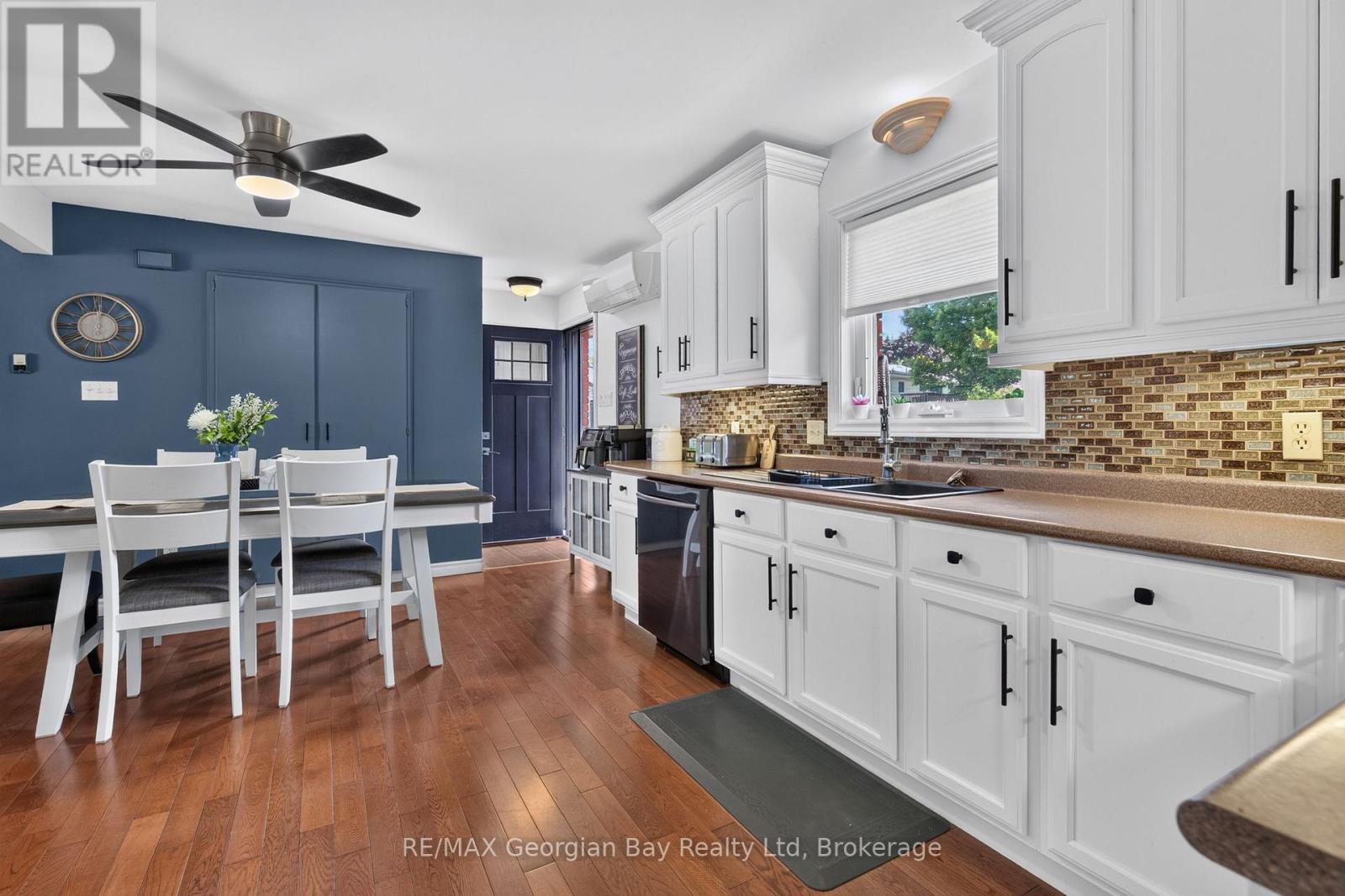 71 LORNE AVENUE - 13