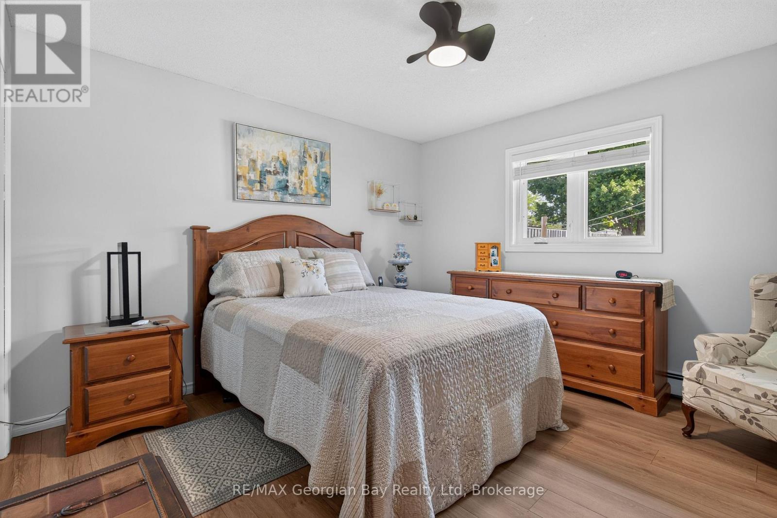 71 LORNE AVENUE - 16