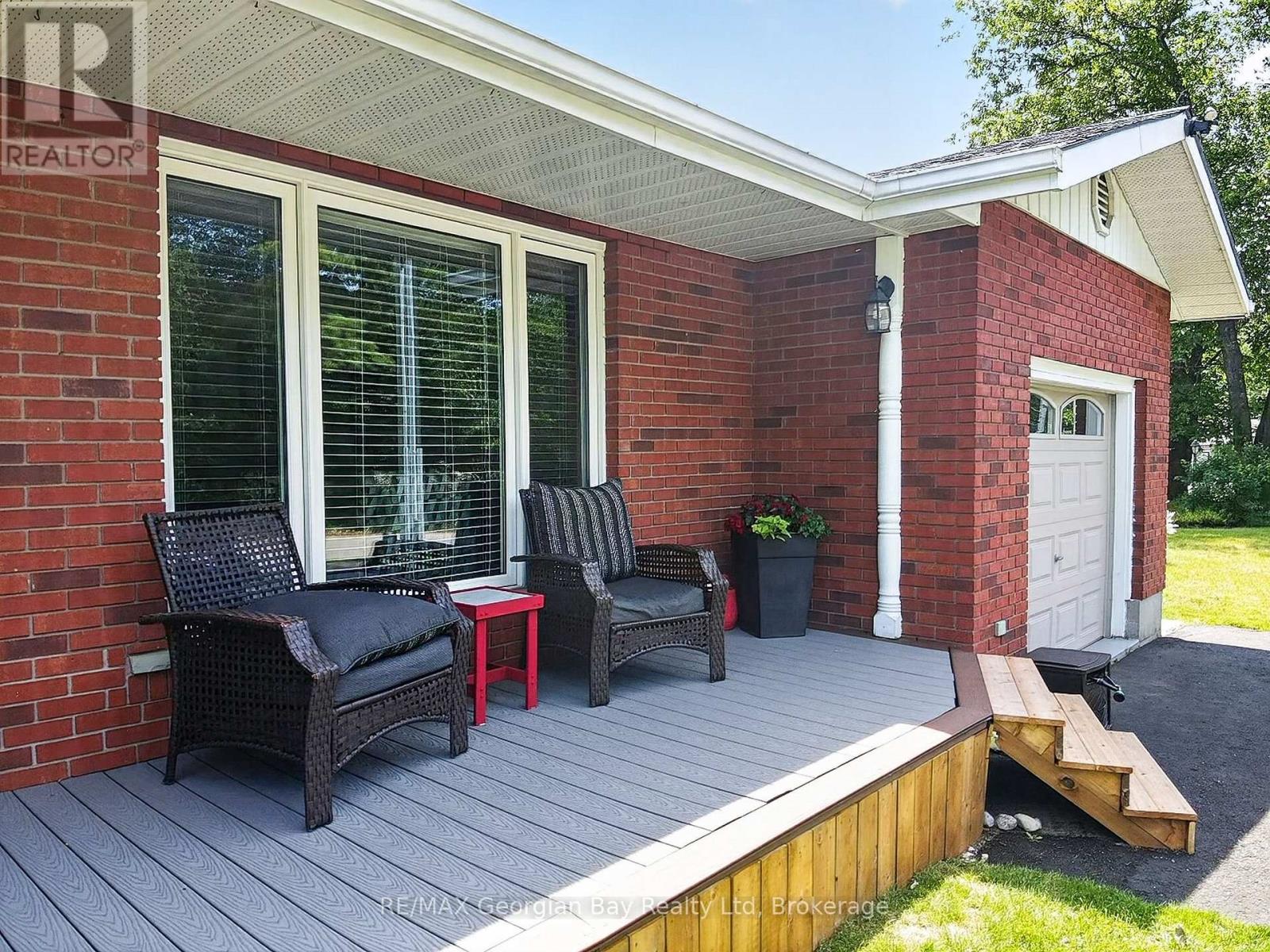 71 LORNE AVENUE - 2