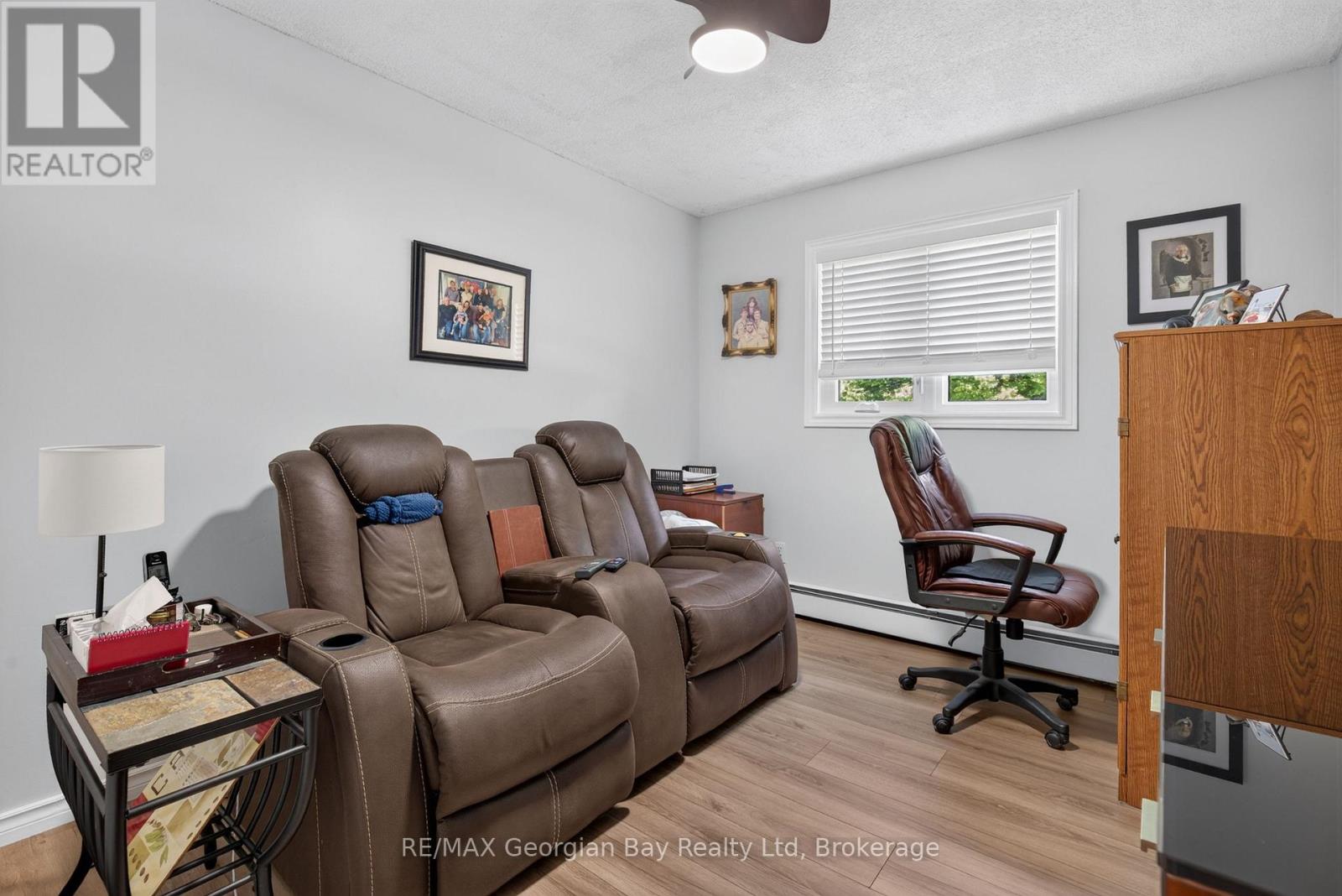 71 LORNE AVENUE - 21