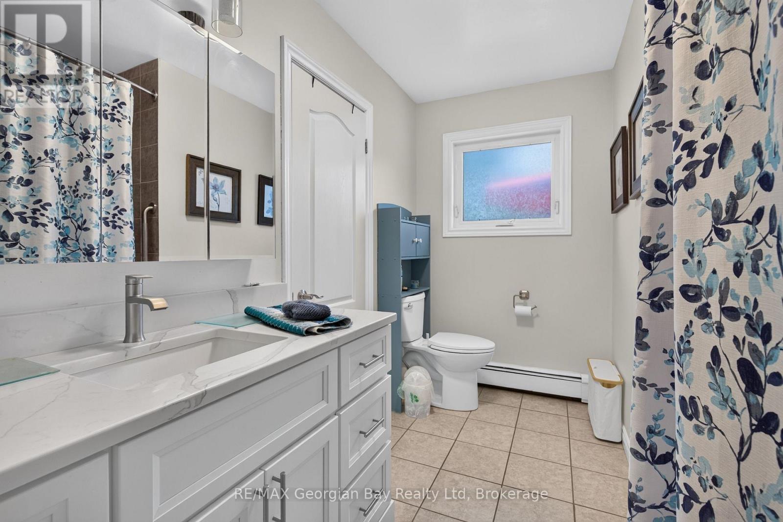 71 LORNE AVENUE - 23