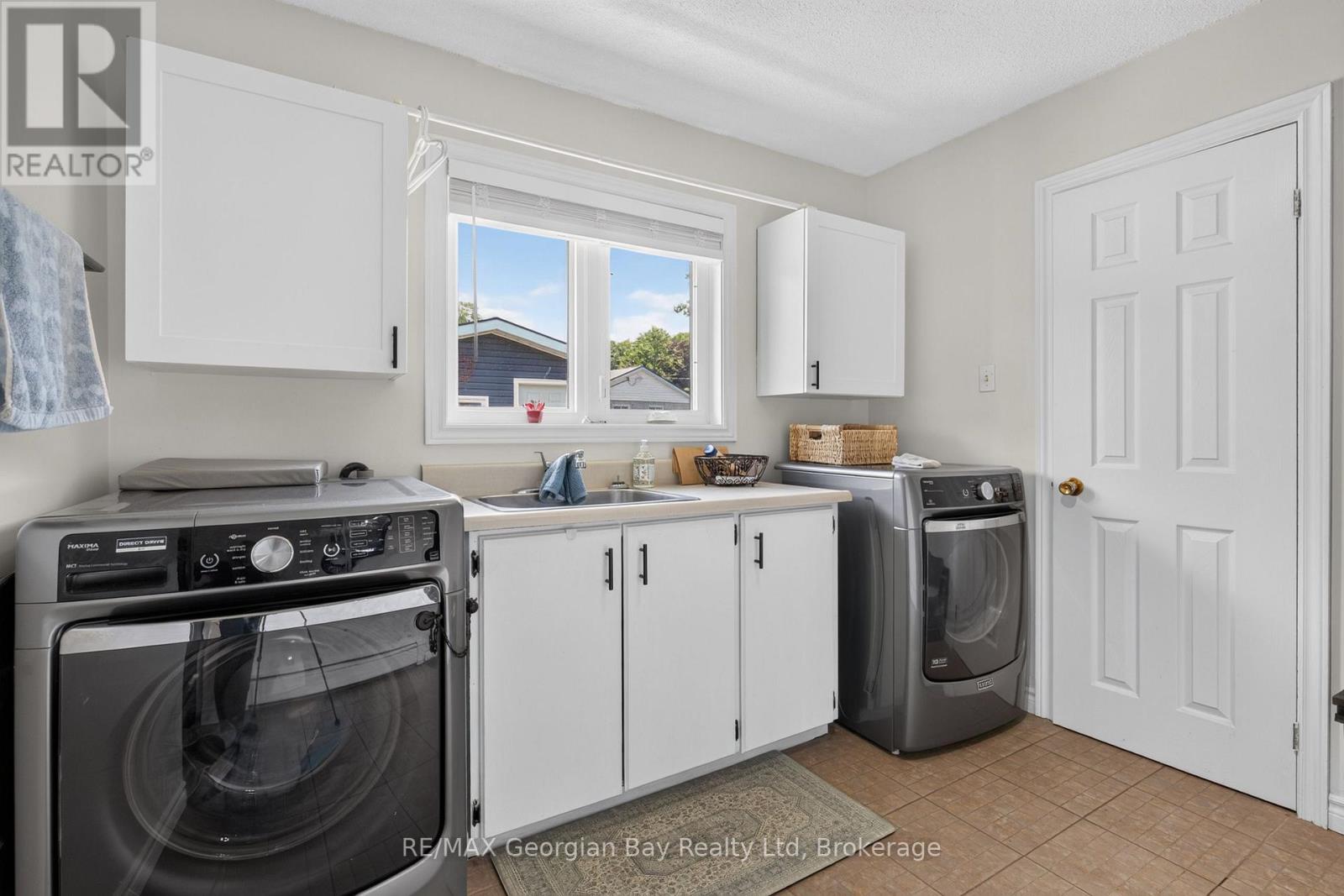 71 LORNE AVENUE - 24