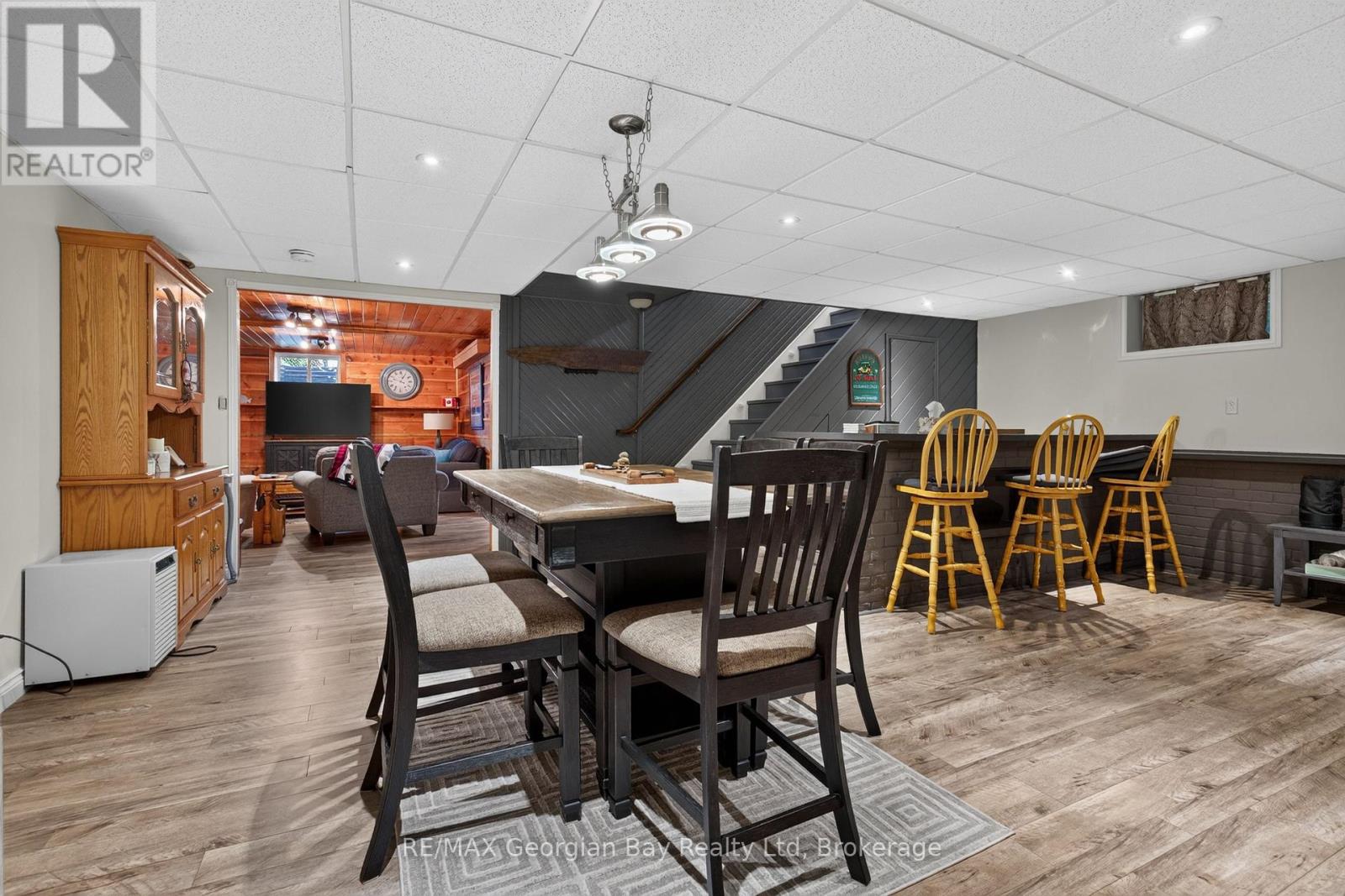 71 LORNE AVENUE - 28
