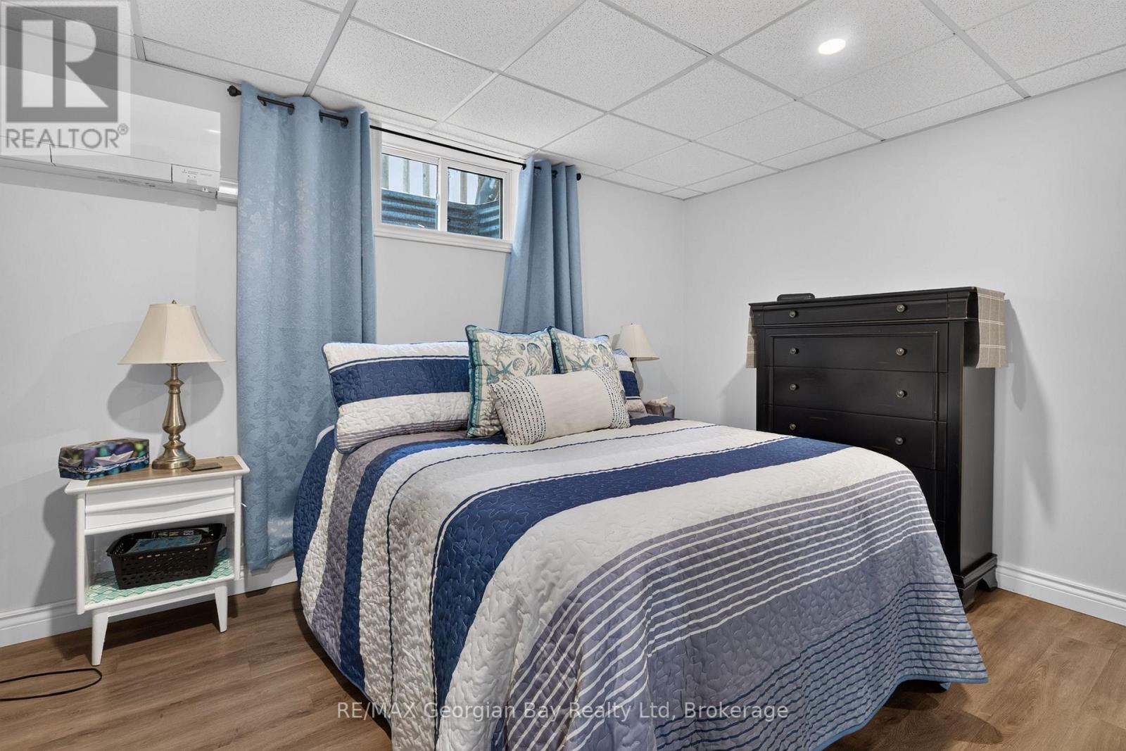 71 LORNE AVENUE - 32