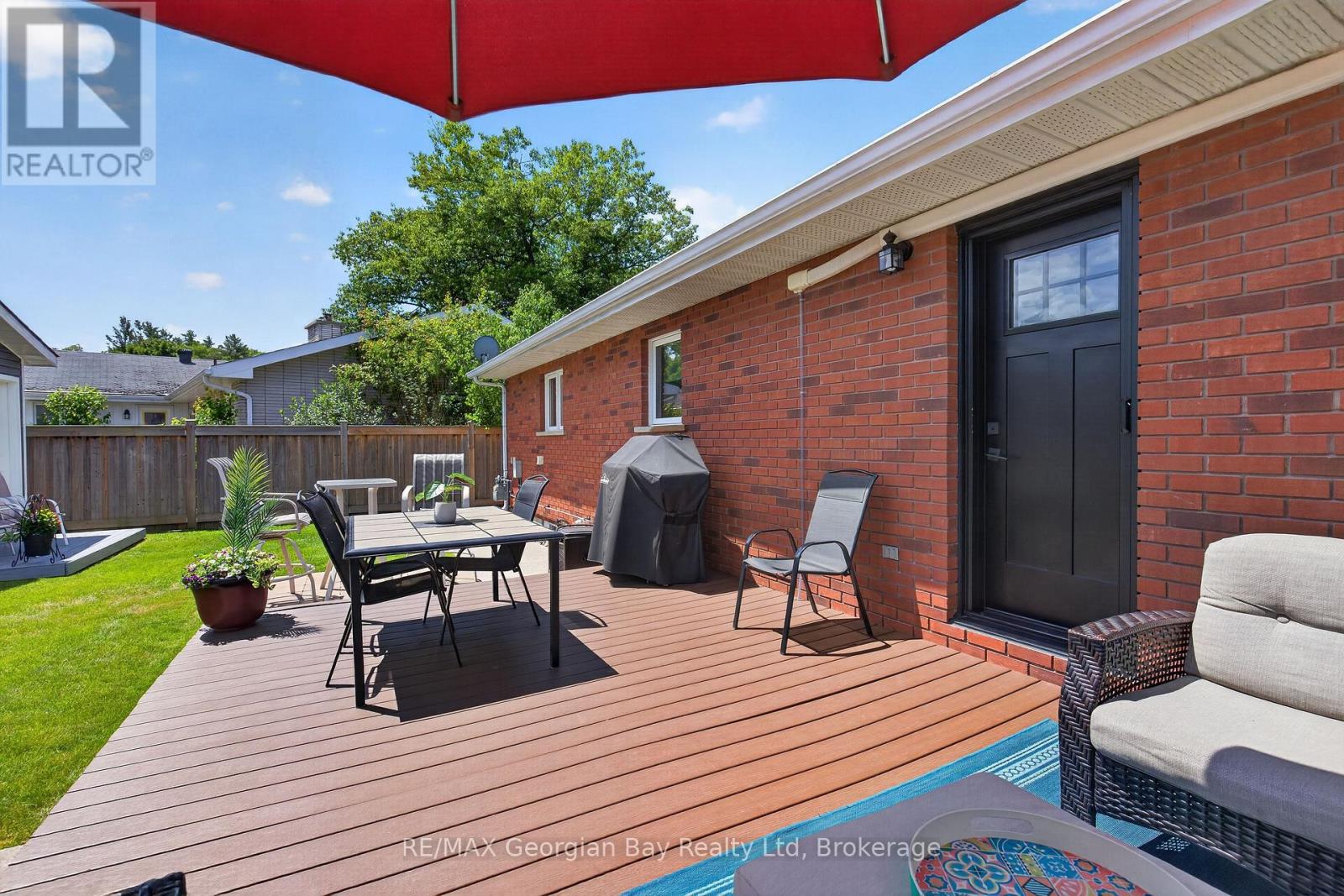 71 LORNE AVENUE - 35
