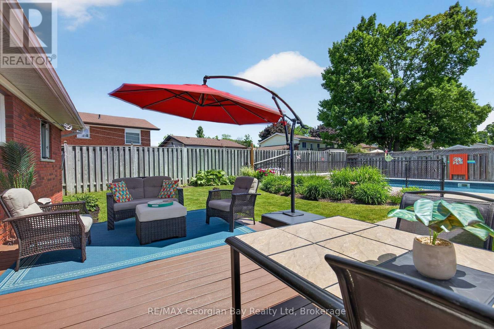 71 LORNE AVENUE - 36
