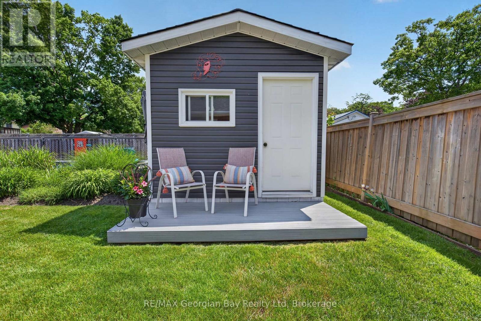 71 LORNE AVENUE - 39