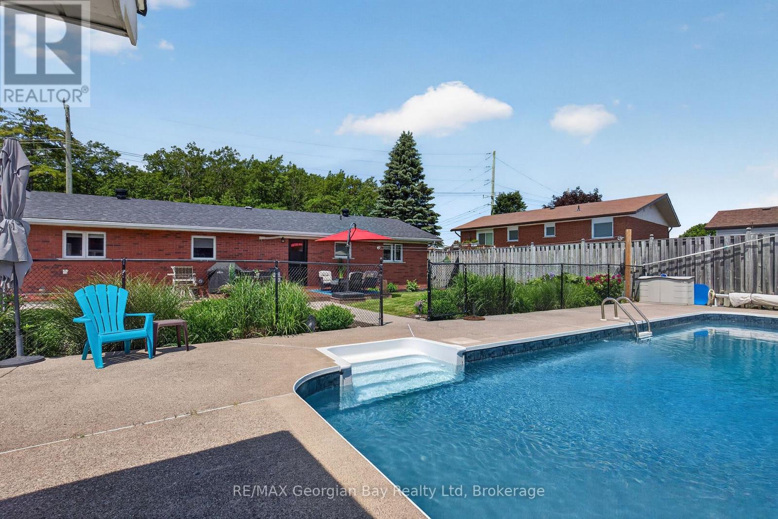 71 LORNE AVENUE - 40