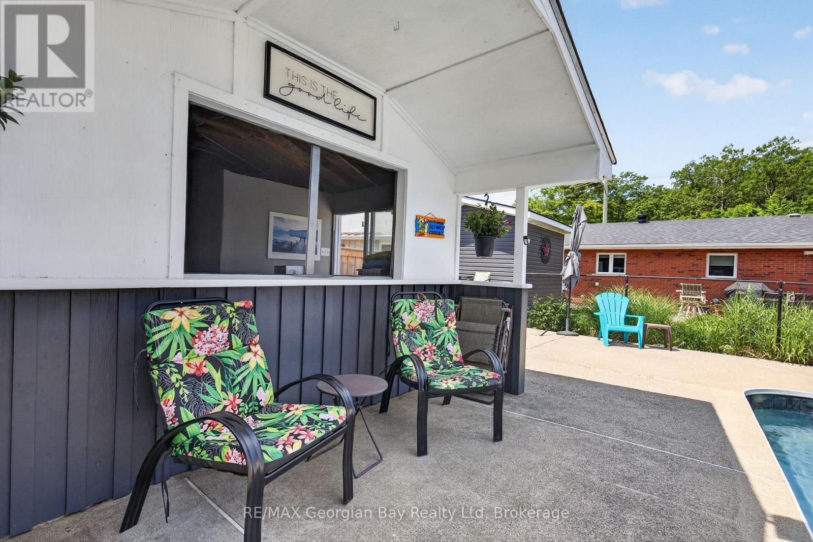 71 LORNE AVENUE - 42