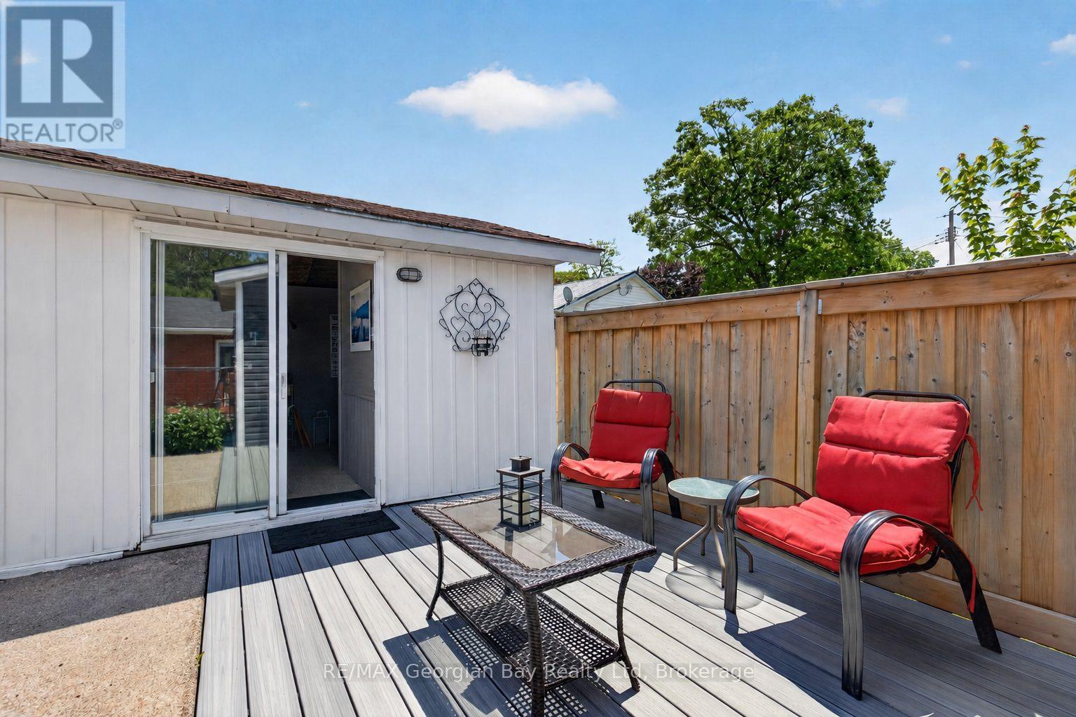 71 LORNE AVENUE - 43