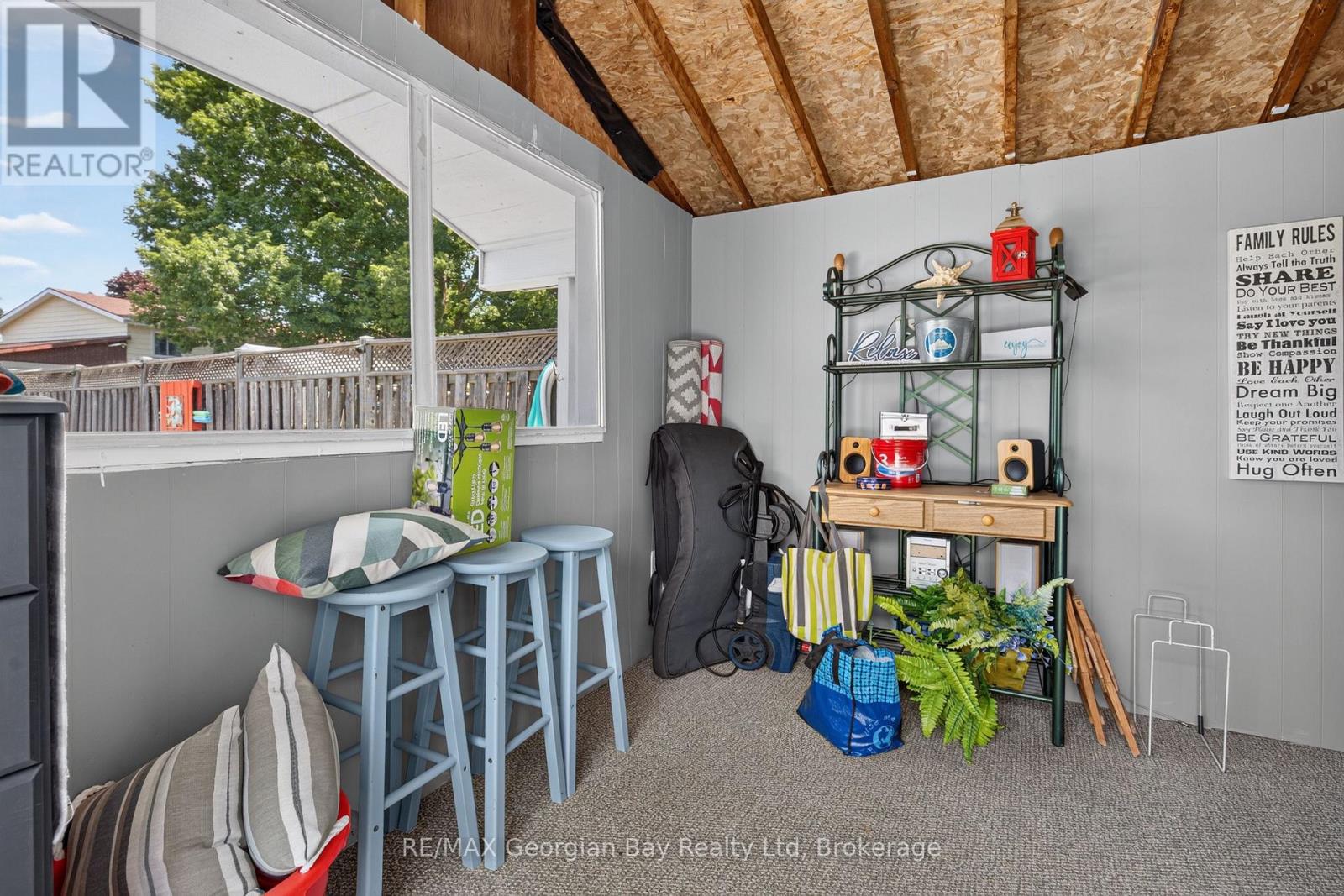 71 LORNE AVENUE - 44