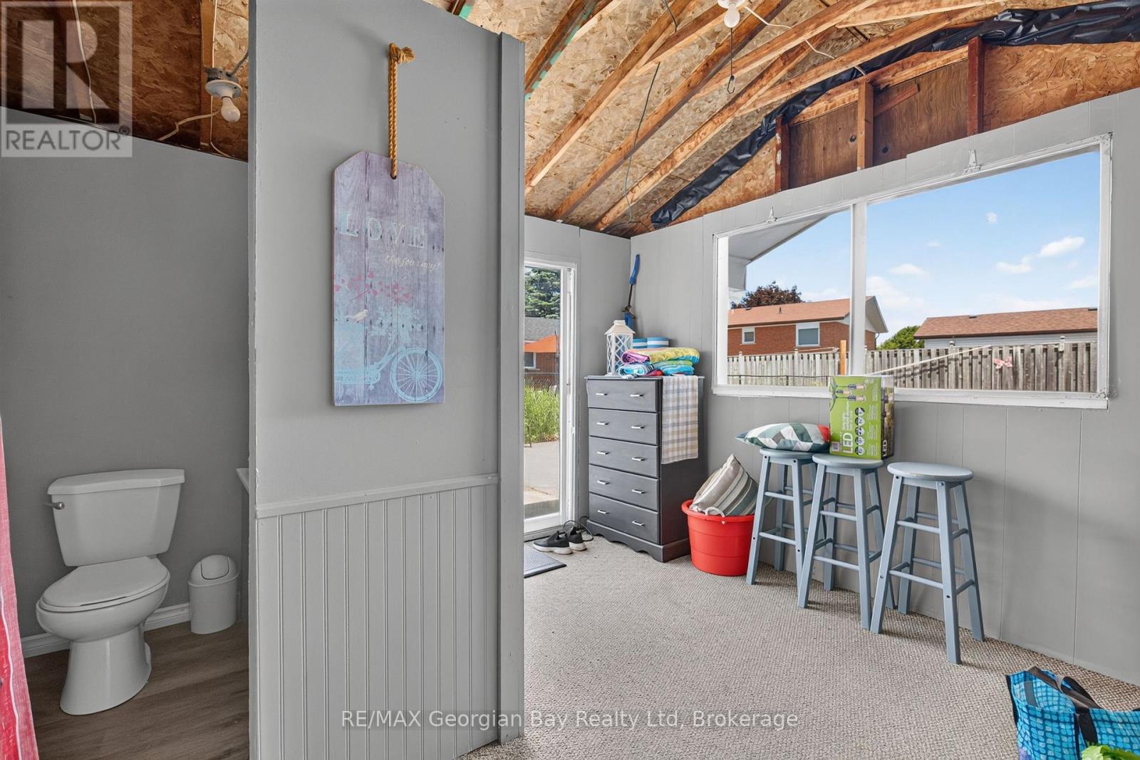71 LORNE AVENUE - 45