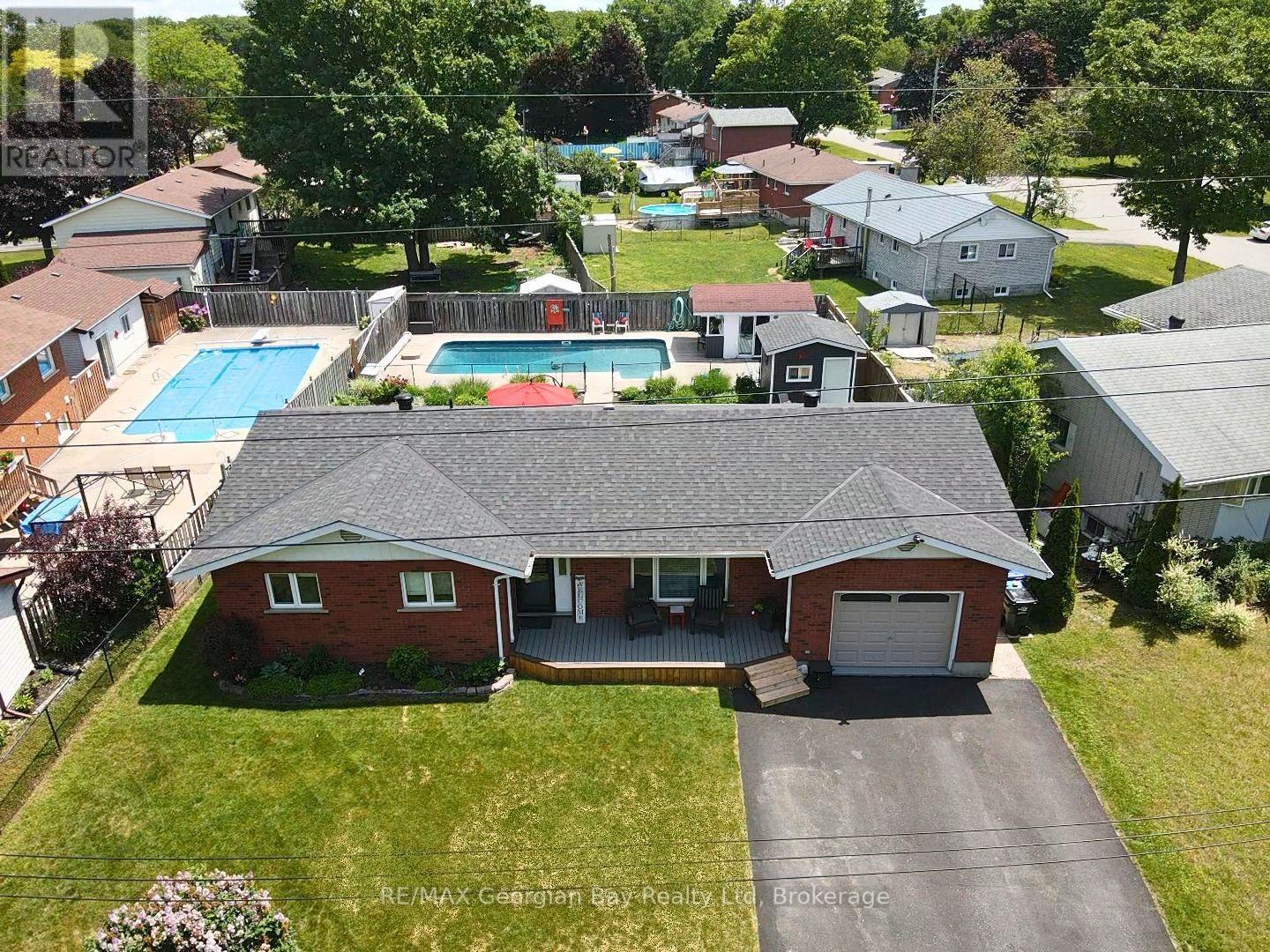 71 LORNE AVENUE - 46
