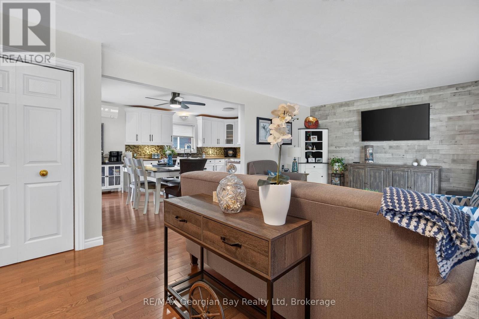 71 LORNE AVENUE - 5