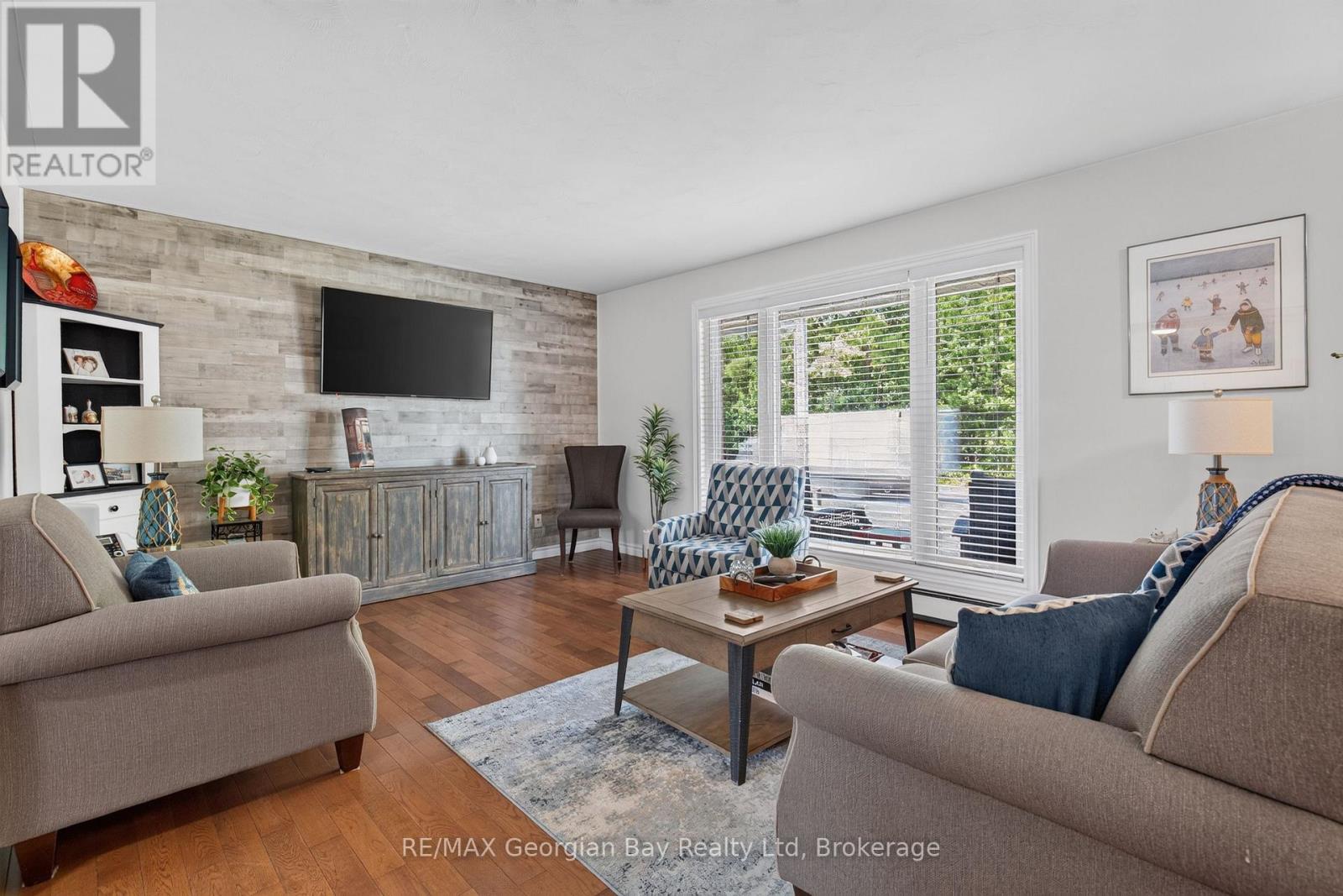 71 LORNE AVENUE - 6