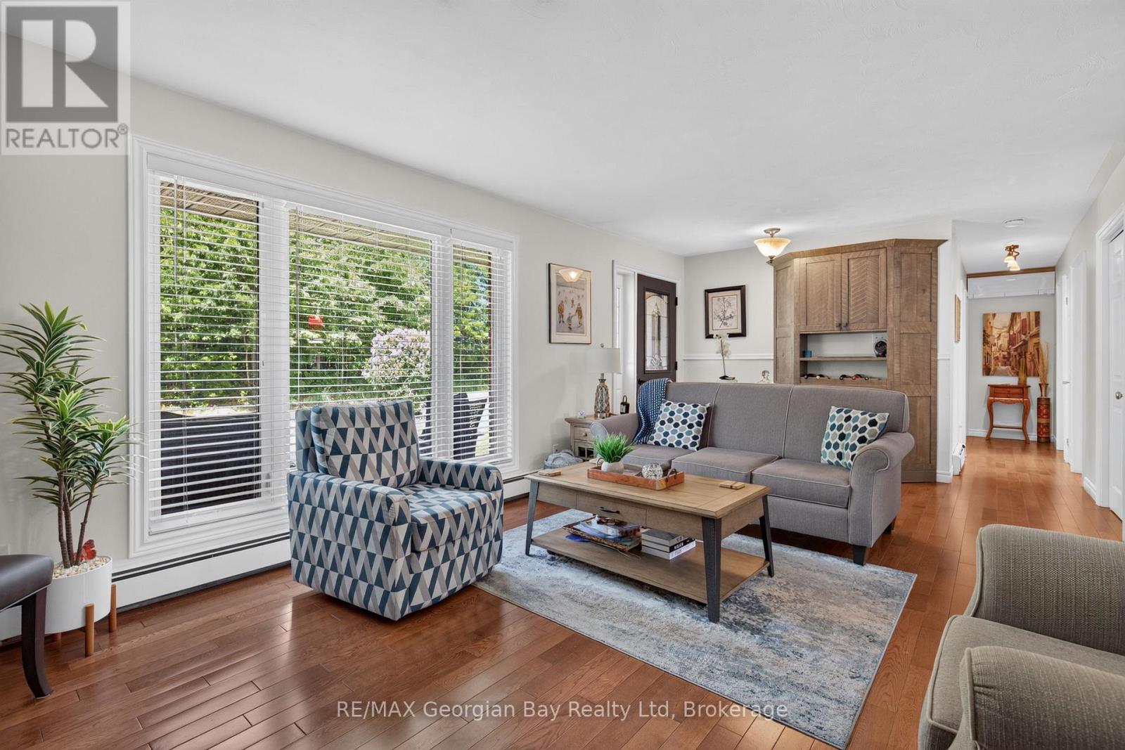 71 LORNE AVENUE - 9
