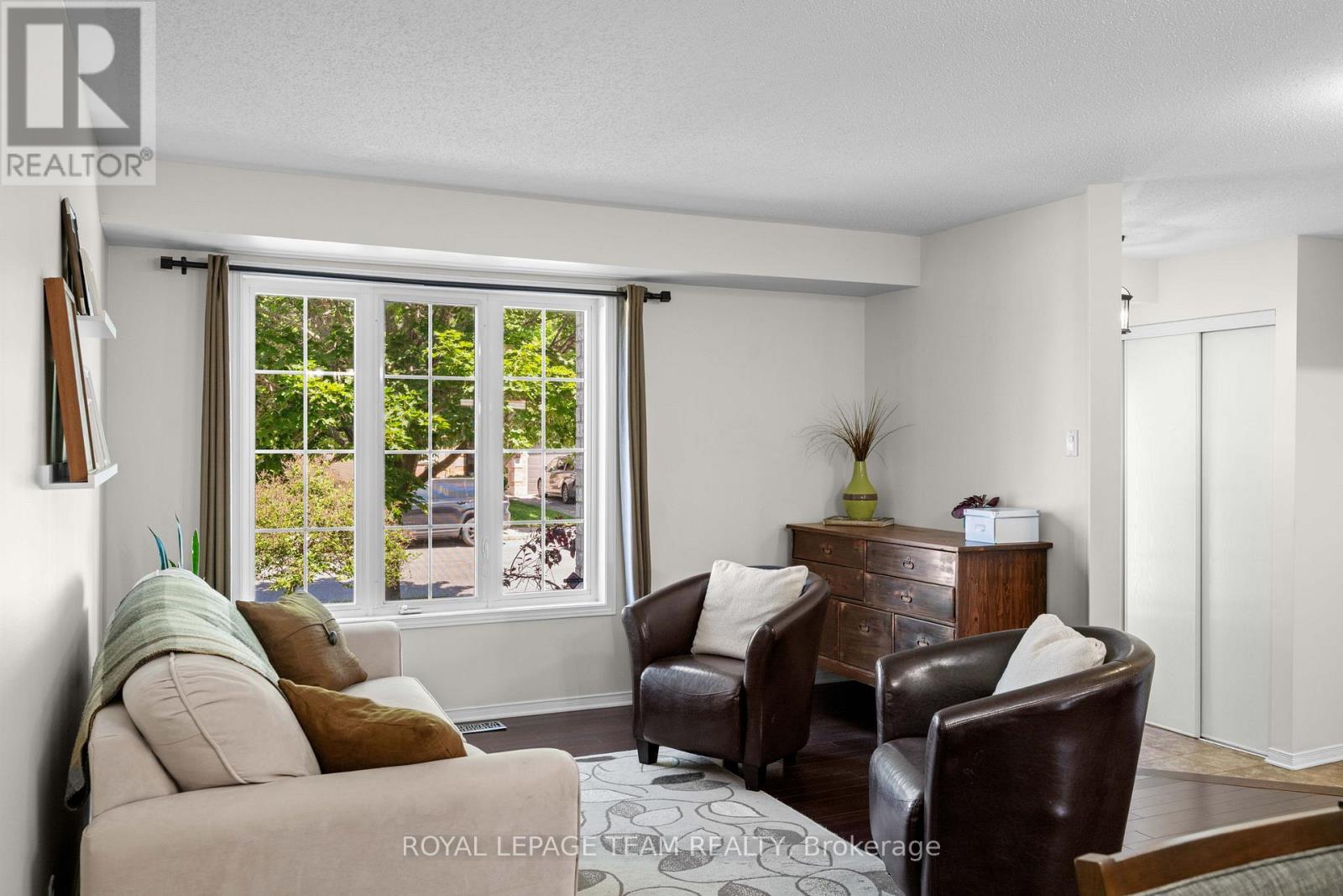 4 Bed, 3 Bath House for Sale in Ottawa – 73 DEERFOX DRIVE, Ottawa – MLS# X13461046 - Image 8