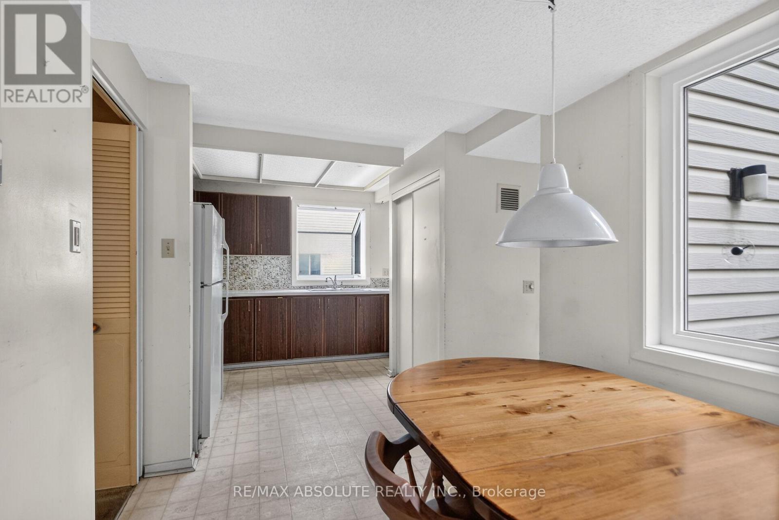 4 Bed, 3 Bath House for Sale in Ottawa – 32 SAGE CRESCENT, Ottawa – MLS# X13461098 - Image 10