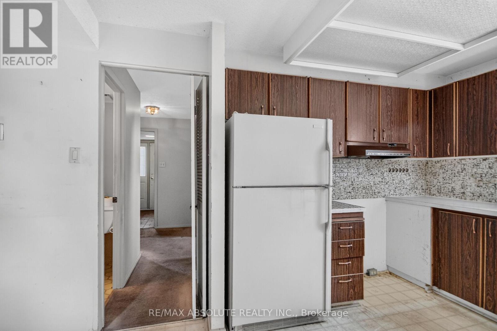 4 Bed, 3 Bath House for Sale in Ottawa – 32 SAGE CRESCENT, Ottawa – MLS# X13461098 - Image 14