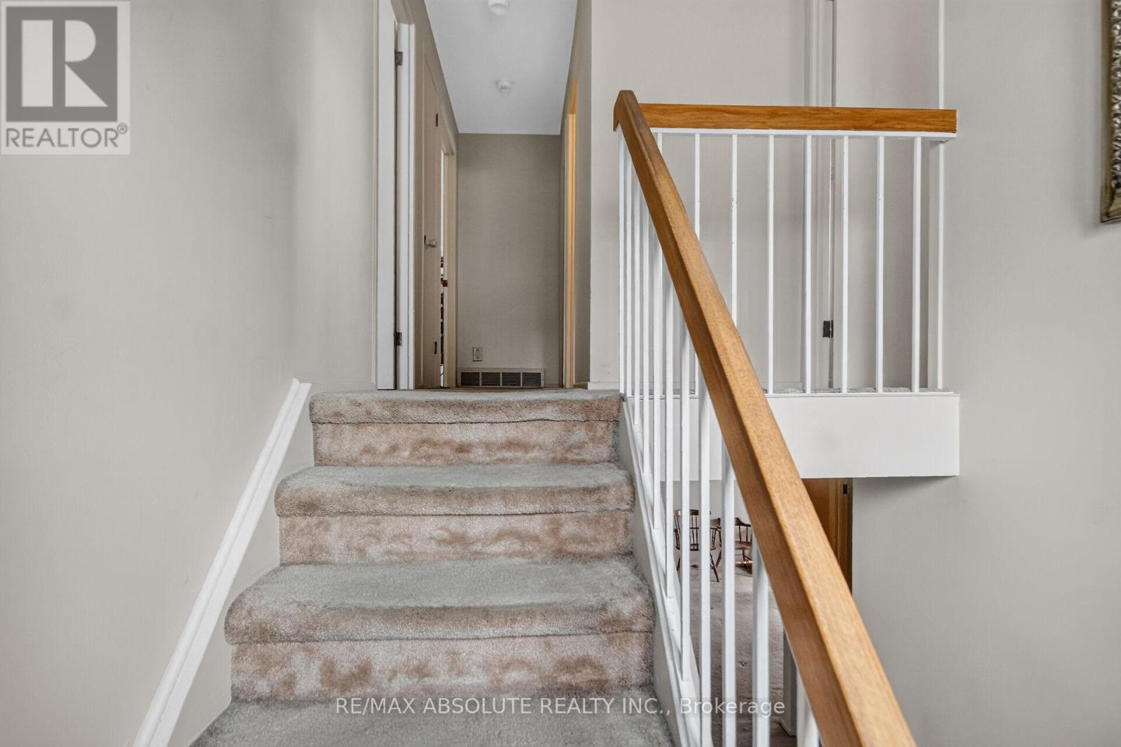 4 Bed, 3 Bath House for Sale in Ottawa – 32 SAGE CRESCENT, Ottawa – MLS# X13461098 - Image 24