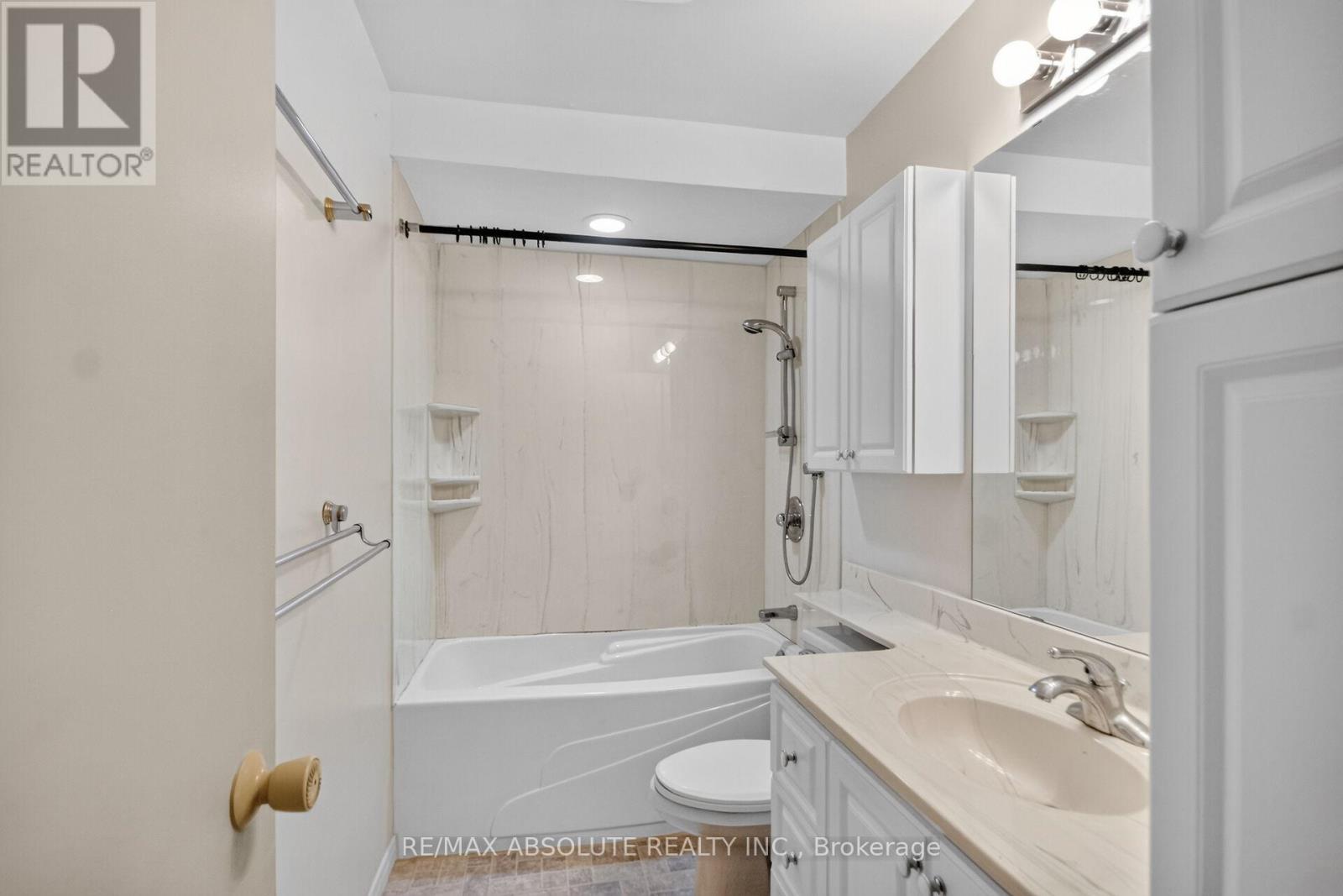 4 Bed, 3 Bath House for Sale in Ottawa – 32 SAGE CRESCENT, Ottawa – MLS# X13461098 - Image 34