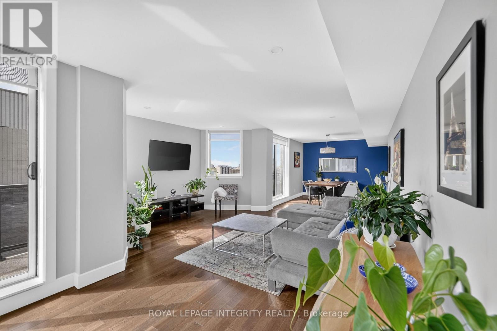 1 Bed, 1 Bath House for Sale in Ottawa – PH1 – 18 NEPEAN STREET, Ottawa – MLS# X13461196 - Image 10