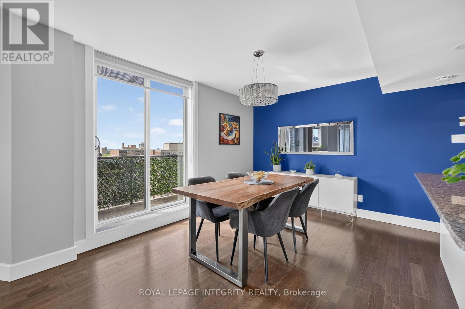 1 Bed, 1 Bath House for Sale in Ottawa – PH1 – 18 NEPEAN STREET, Ottawa – MLS# X13461196 - Image 14