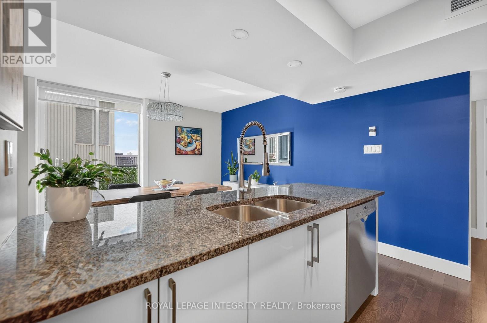 1 Bed, 1 Bath House for Sale in Ottawa – PH1 – 18 NEPEAN STREET, Ottawa – MLS# X13461196 - Image 20