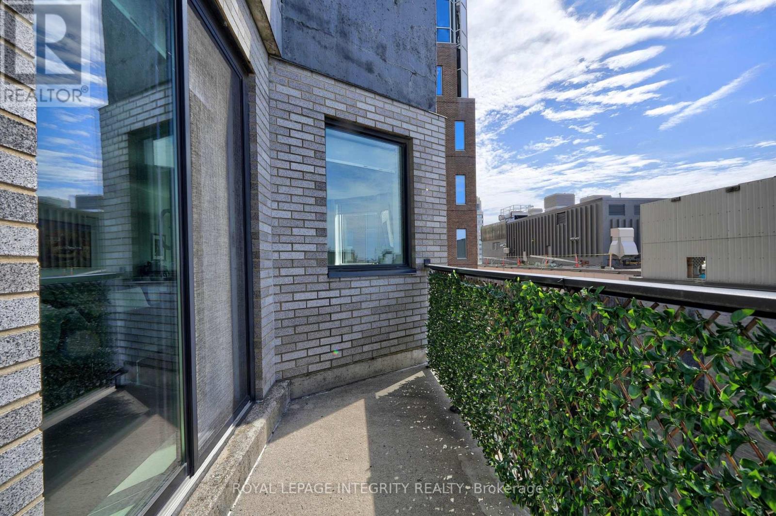1 Bed, 1 Bath House for Sale in Ottawa – PH1 – 18 NEPEAN STREET, Ottawa – MLS# X13461196 - Image 27