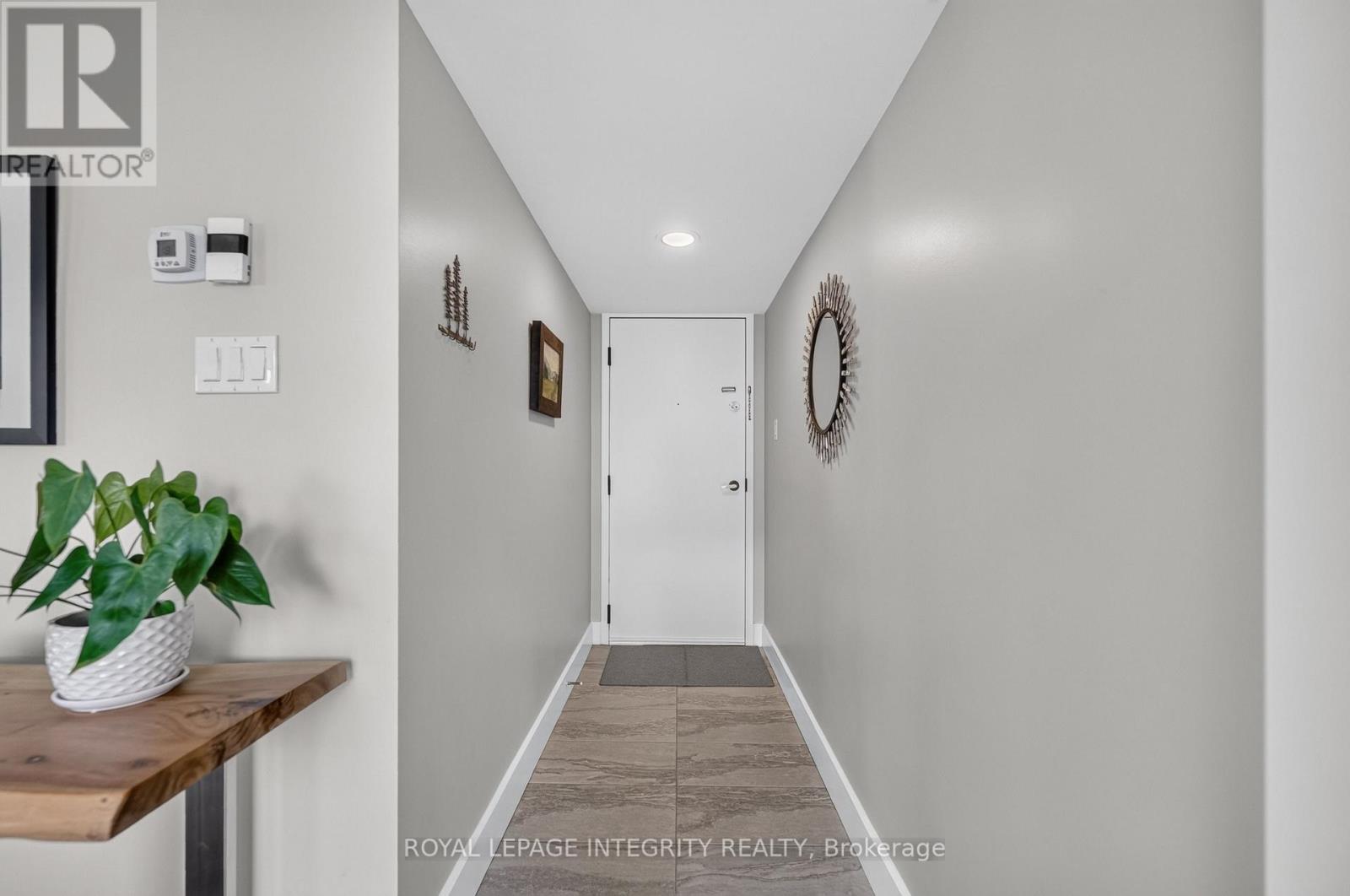 1 Bed, 1 Bath House for Sale in Ottawa – PH1 – 18 NEPEAN STREET, Ottawa – MLS# X13461196 - Image 7
