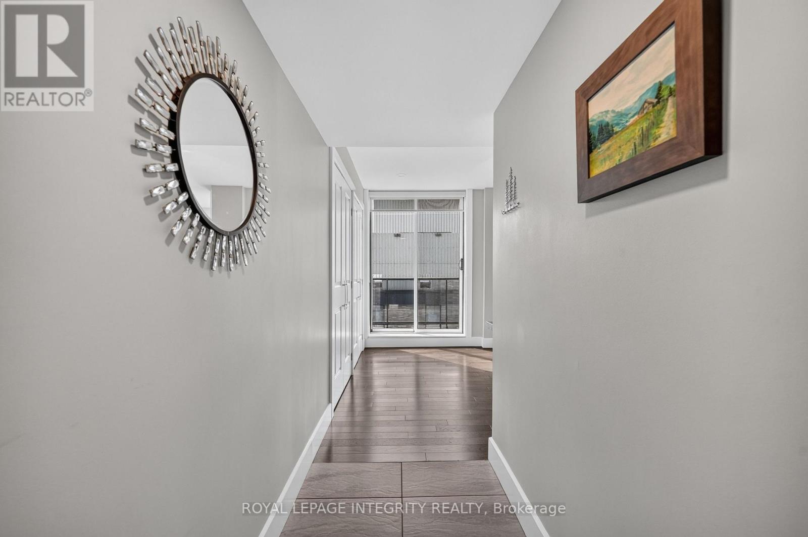 1 Bed, 1 Bath House for Sale in Ottawa – PH1 – 18 NEPEAN STREET, Ottawa – MLS# X13461196 - Image 8